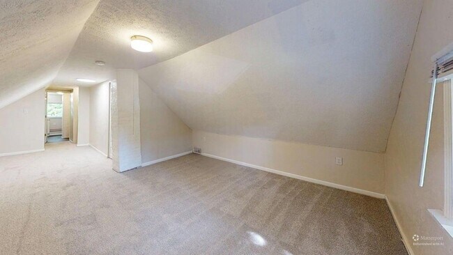 Foto del edificio - 3-Bedroom / 1.5 bath Single-Family Home