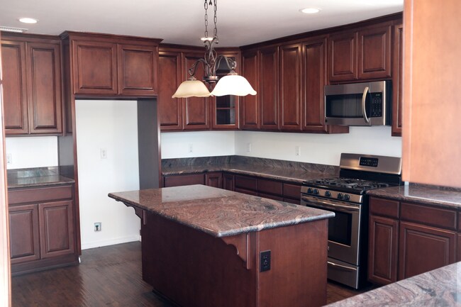 Foto del edificio - 6102 E Monlaco Rd