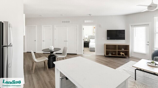 Building Photo - 556 Martin Rd SW