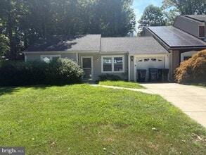 Building Photo - 33 Peregrine Dr