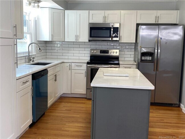 Building Photo - 81 Northbrook Dr