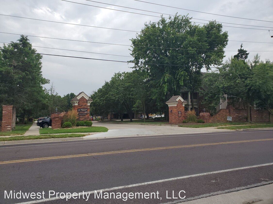 Primary Photo - 3 br, 2.5 bath House - E 100-11 Green Mead...