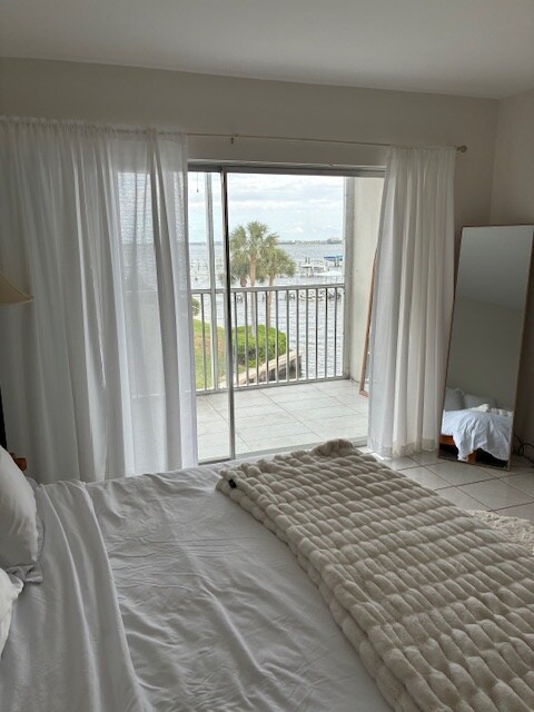 Foto del edificio - 100 Waterway Dr S