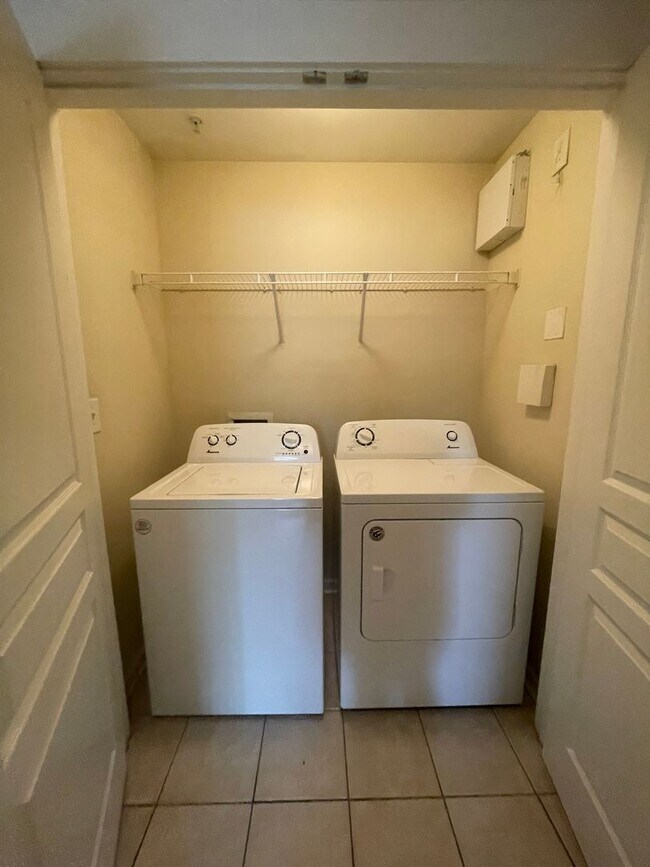 Foto del edificio - 3708 Spruce Ridge Way