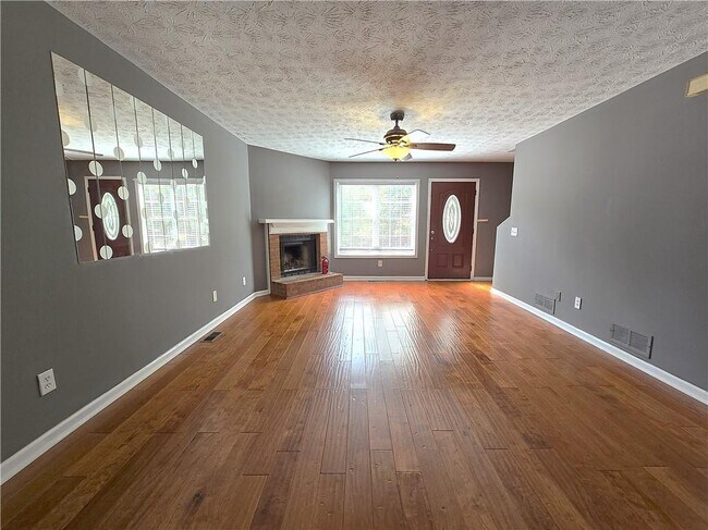 Building Photo - 117 Davis Mill Ct