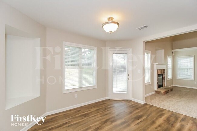 Foto del edificio - 36 Crown Dr