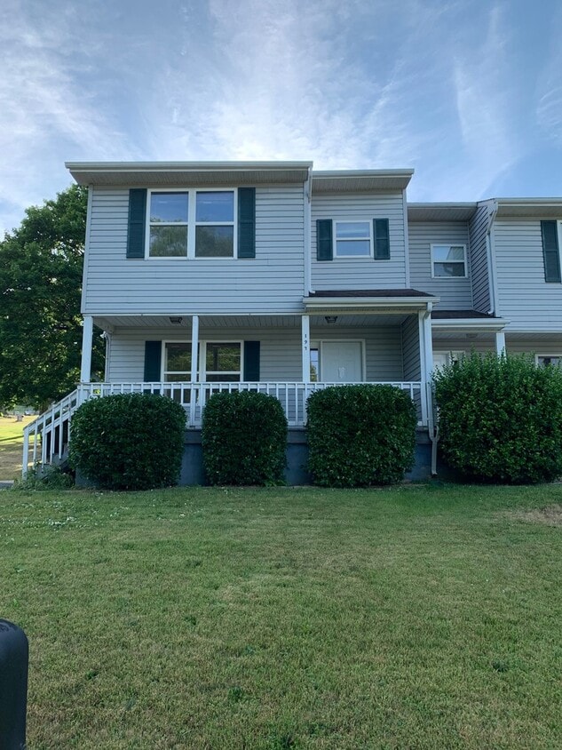 Primary Photo - Duplex for Rent in Timberville