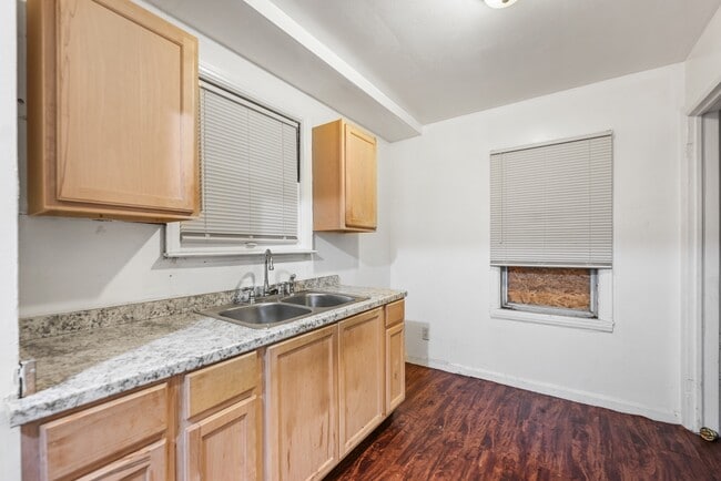 Building Photo - 9227 Prest St