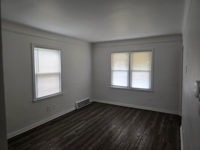 Foto del edificio - 15603 Lappin St