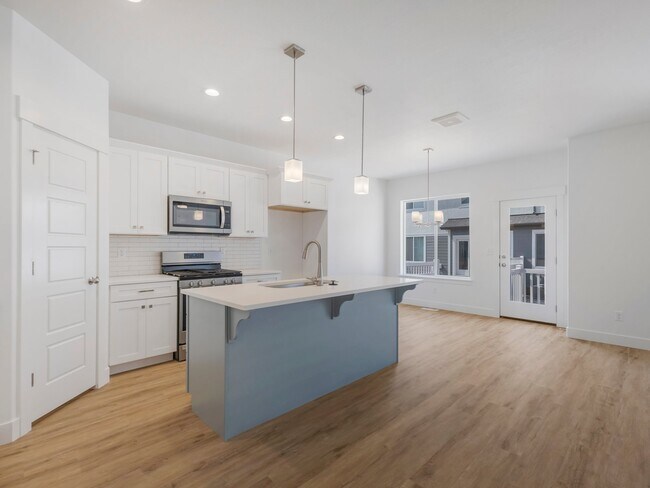 Building Photo - 4628 W Boseman Ln