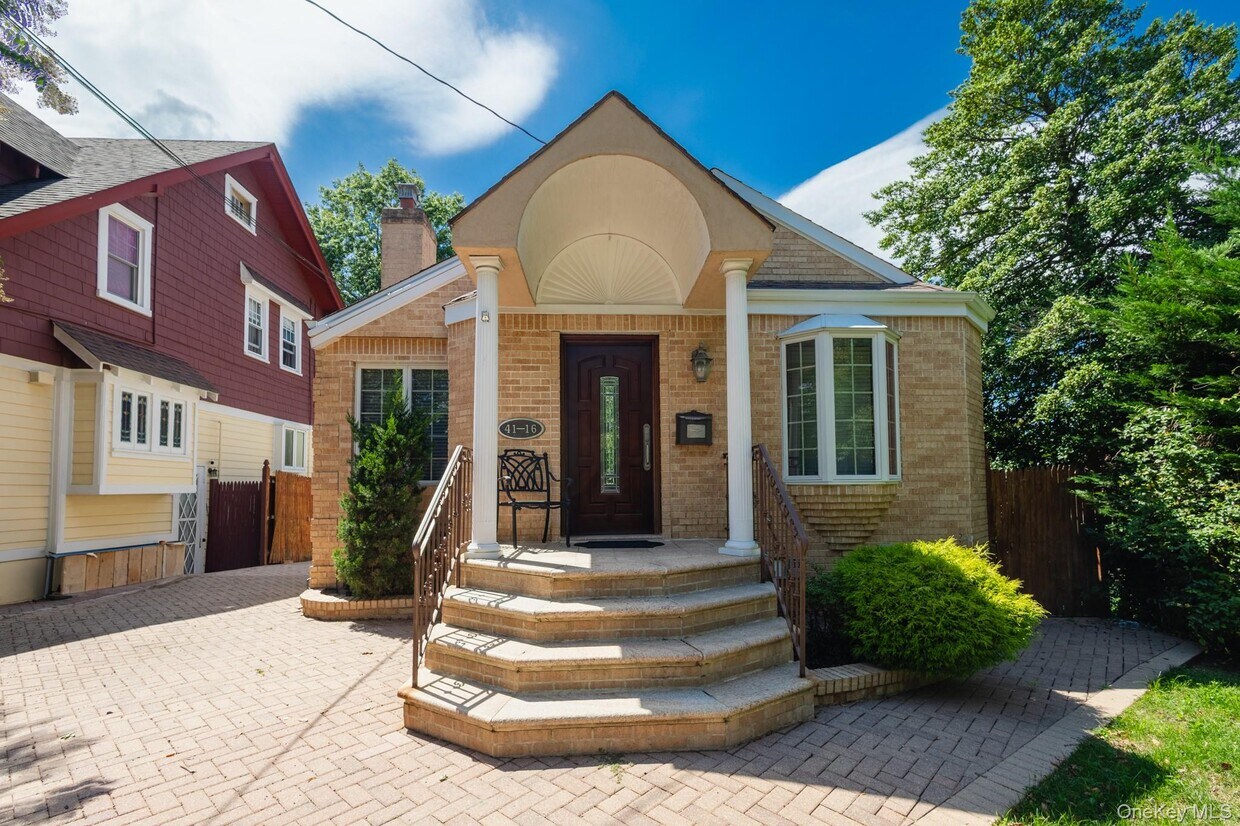 Foto principal - 41-16 249th St