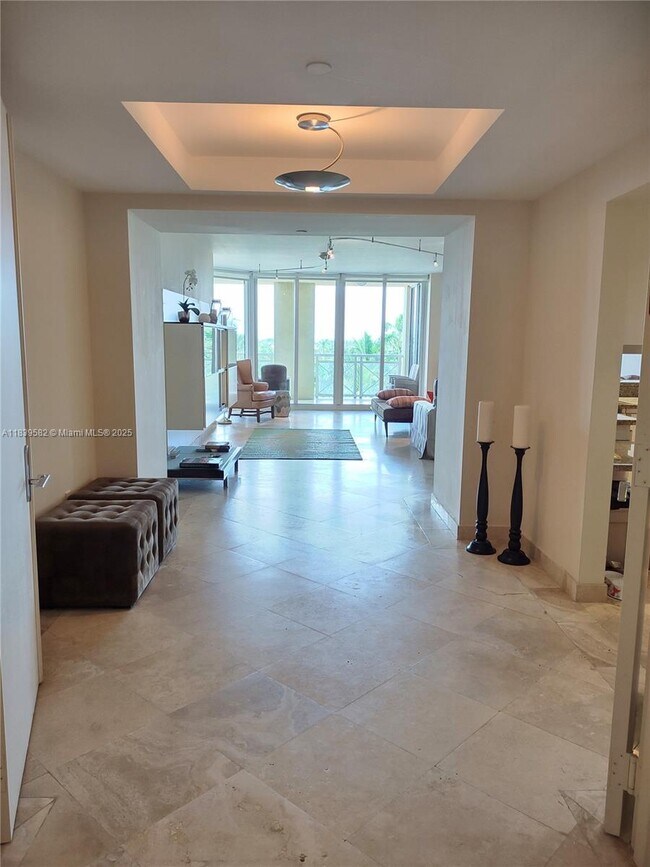 Foto del edificio - 445 Grand Bay Dr