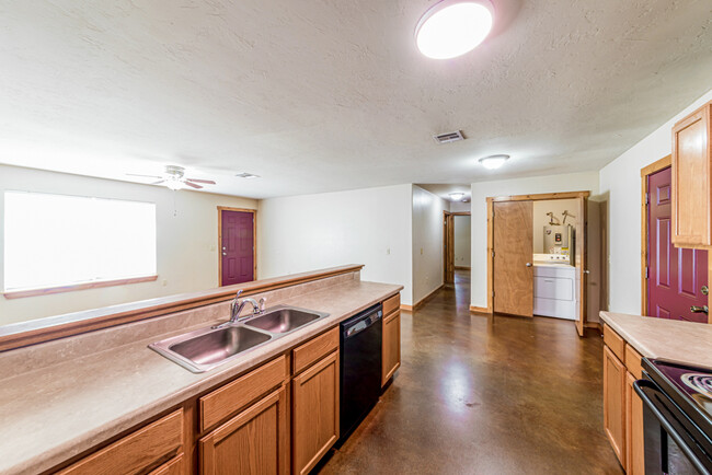 Foto del edificio - 5806 Chuckwagon Ln