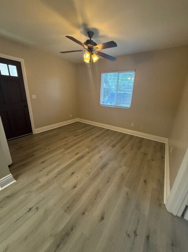 Foto del edificio - Cute 1 bedroom 1st floor condominium