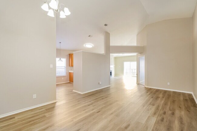 Foto del edificio - 2668 Pioneer Bluffs Rd