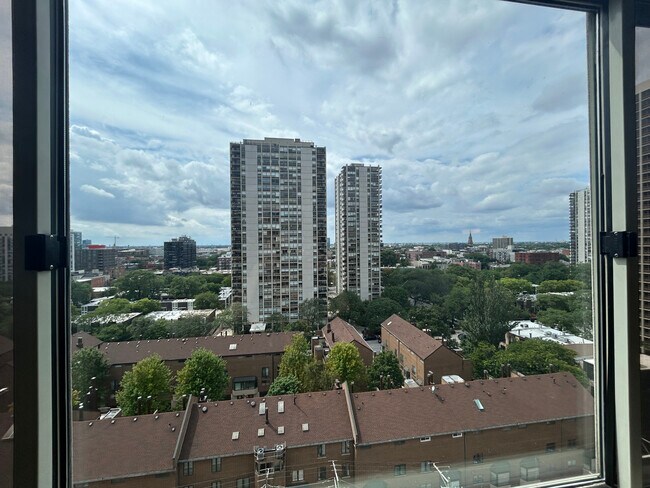 Foto del edificio - 1344 N Dearborn St