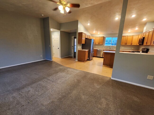 Foto del edificio - Spacious Home in Creswell
