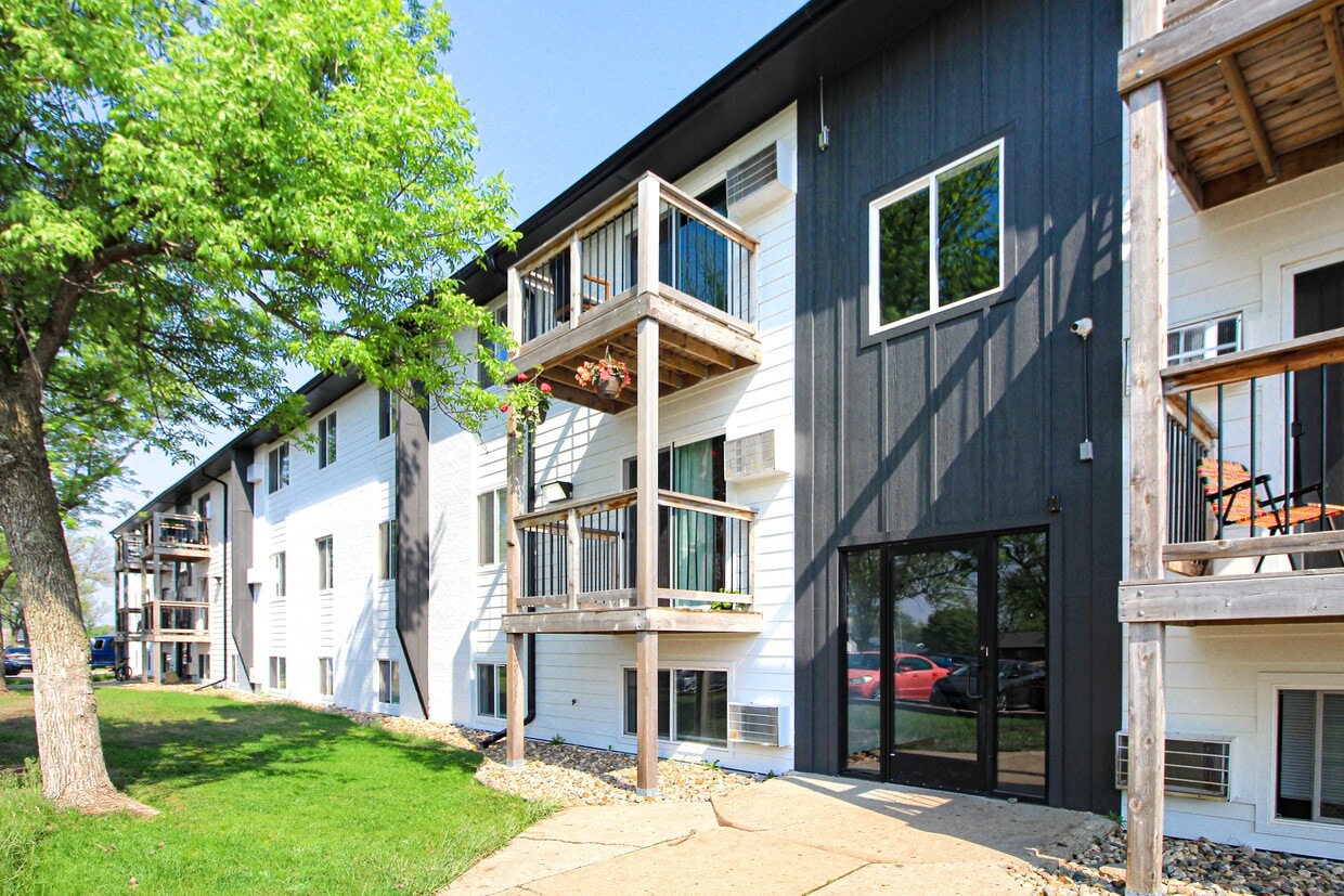 Foto principal - Welcome to 3Falls Apartments - 2 Mo Free with a 15 Mo Lease!