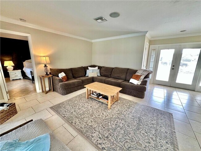 Building Photo - 169 Baltusrol Dr