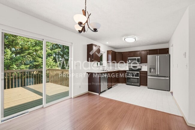 Foto del edificio - 4-Bedroom 2 Full Bath Home In The Valley -...