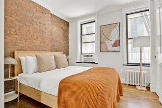 Building Photo - 345 W 53rd St