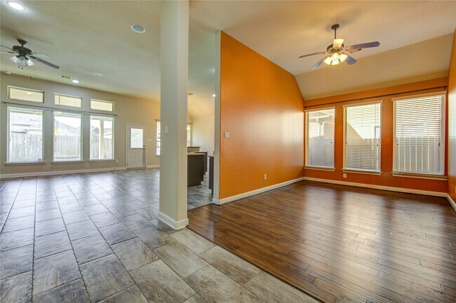 Foto del edificio - 19019 Thatcher Hills Ct