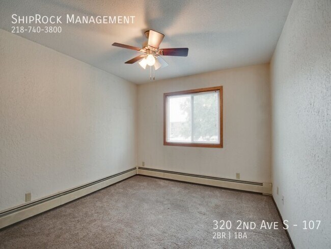 Foto del edificio - 320 2nd Ave S