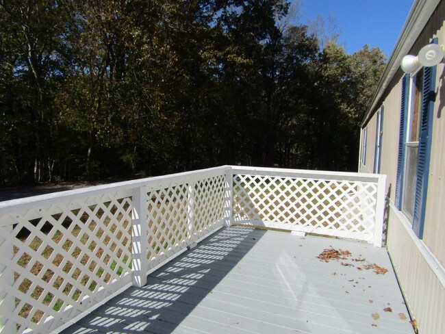 Building Photo - 828 Browns Ridge Rd