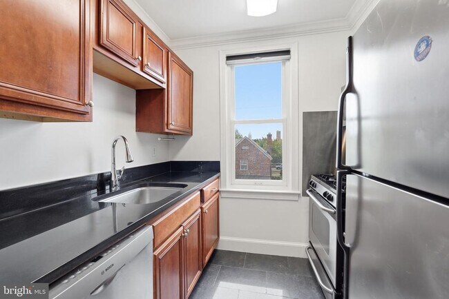 Foto del edificio - 906 S Washington St