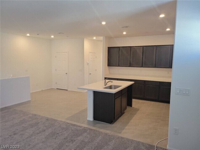 Building Photo - 678 Anemone Ln