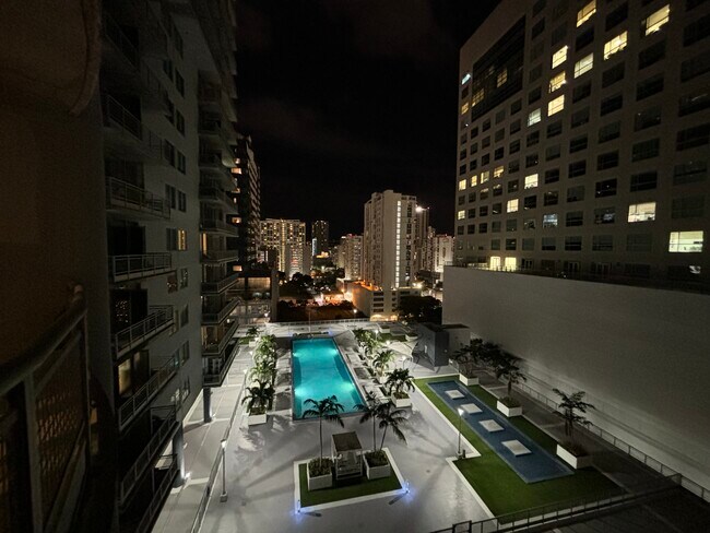 Foto del edificio - 690 SW 1st Ct