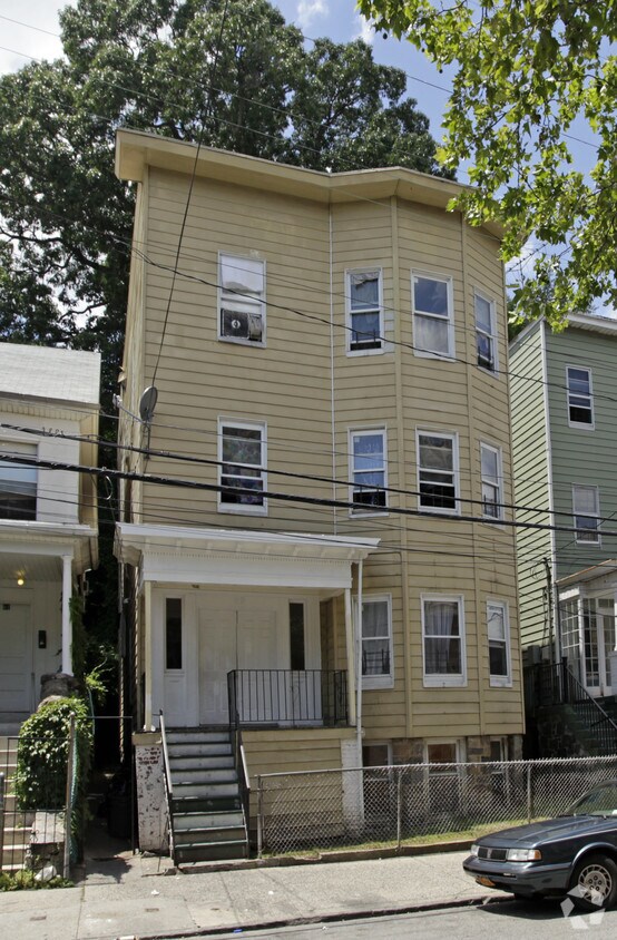 Building Photo - 89 Saratoga Ave