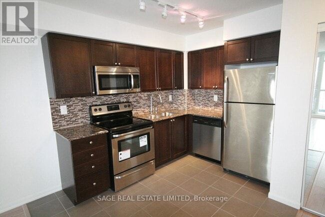 Building Photo - 800 Lawrence Ave W