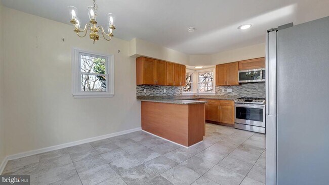Foto del edificio - 1604 Woodhill Ct