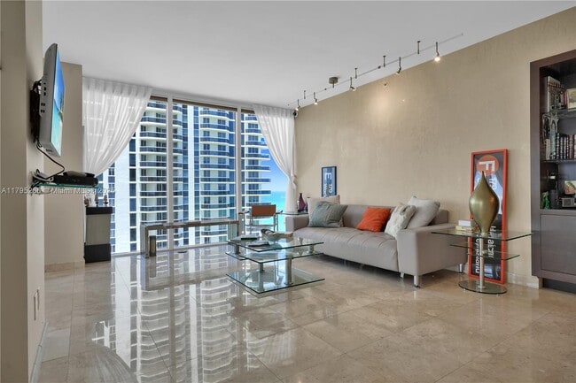 Building Photo - 4775 Collins Ave