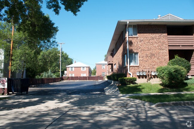 Building Photo - 8303 W North Ave