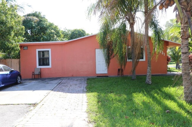 Foto del edificio - 1731 NE 1st Ave