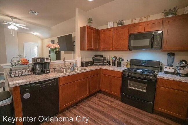 Foto del edificio - 3 br, 2 bath House - 7525 Leichter Ave