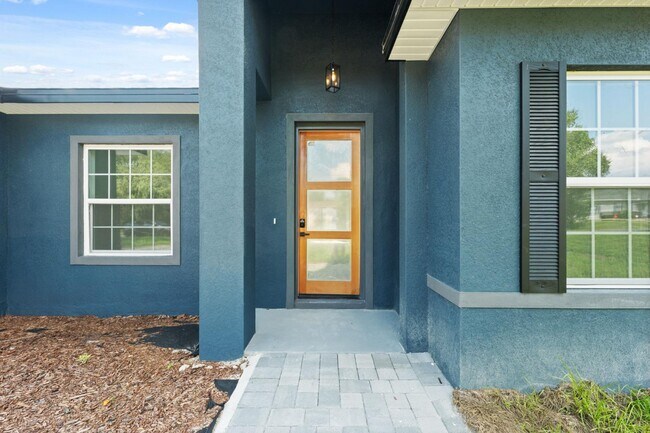 Building Photo - 14152 SW 44th Ave