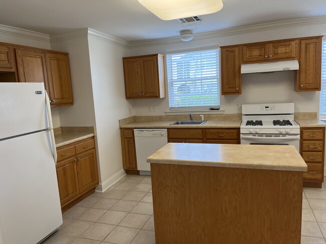 Spacious Kitchen - 6377 Canal Blvd