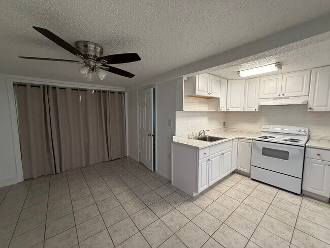Unit 4 Downstairs - 1131 5th St SW
