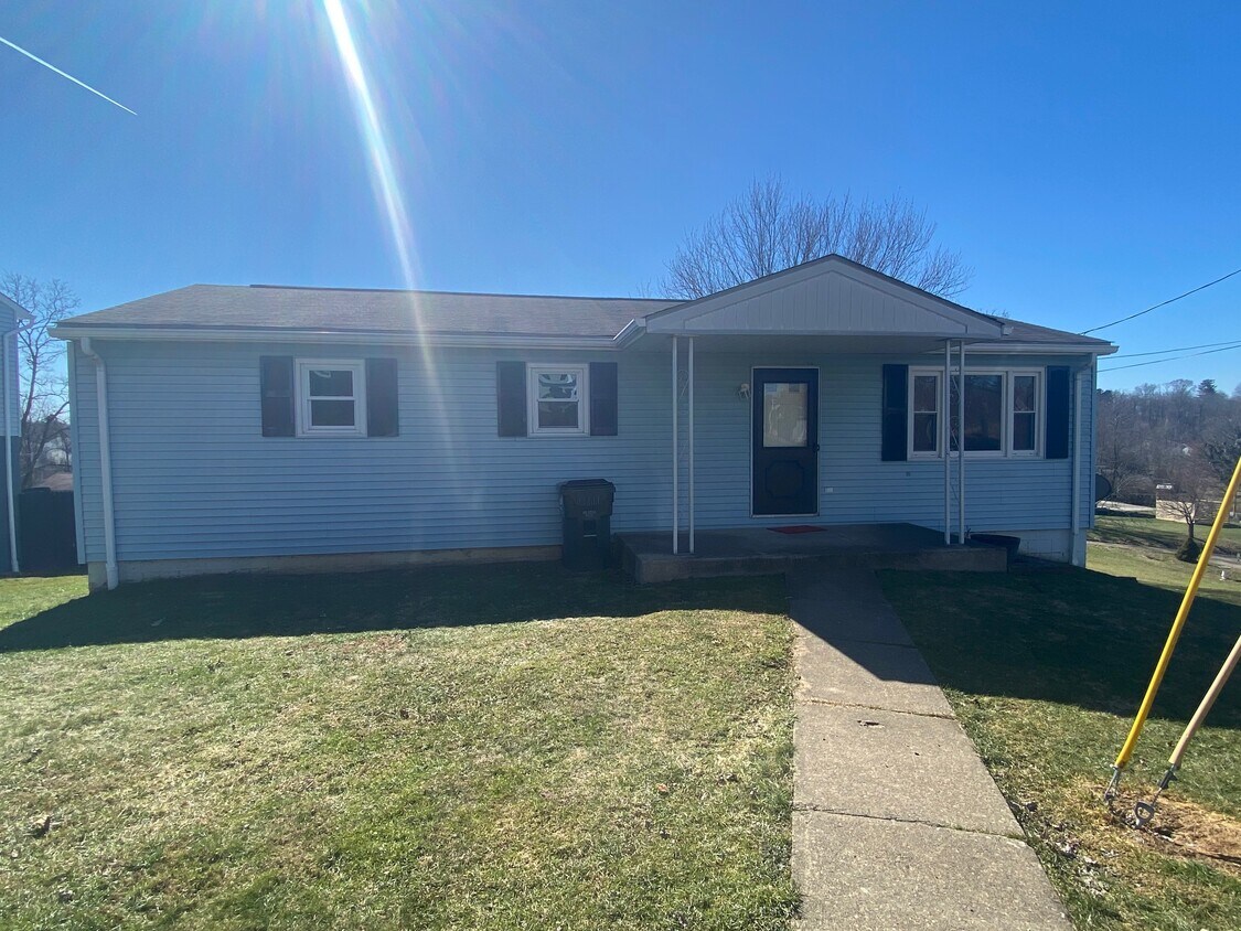 Foto principal - 111 Hickman Ave