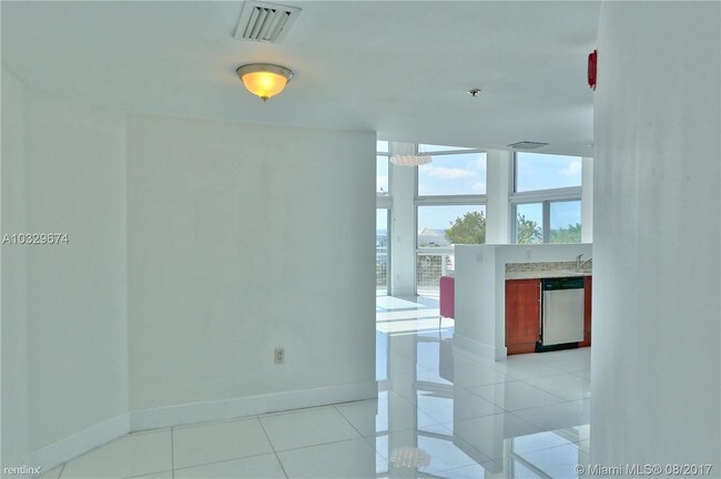 Building Photo - 2 br, 2 bath Condo - 7728 Collins Ave Unit 21