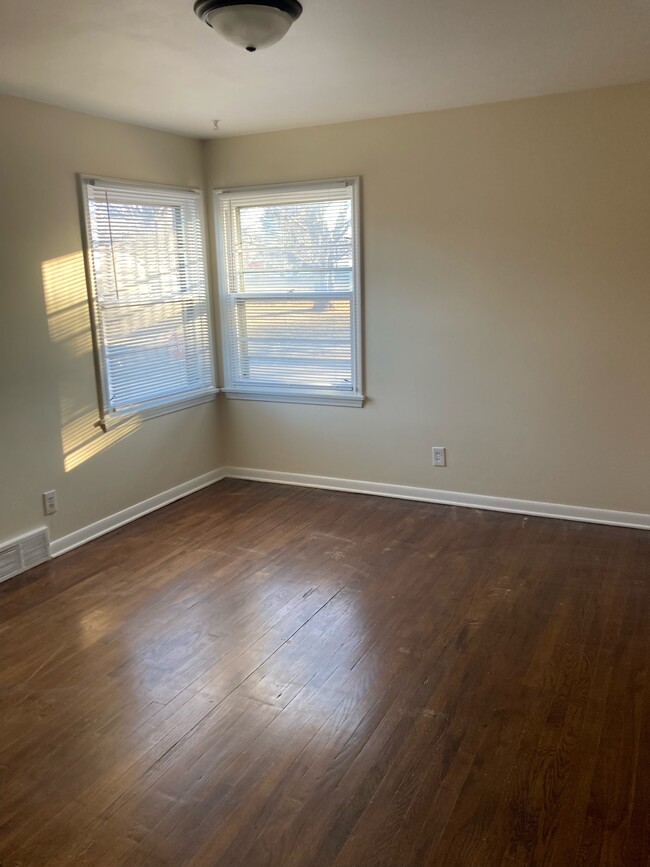 Bedrooms - 4210 N 52nd St