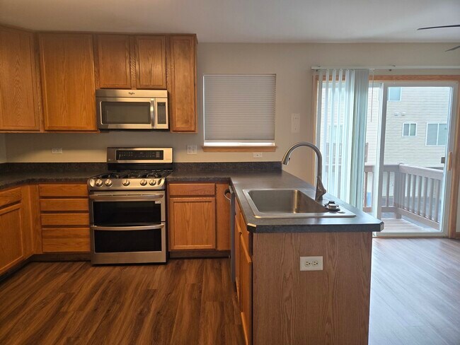 Foto del edificio - 552 Richard Brown Blvd