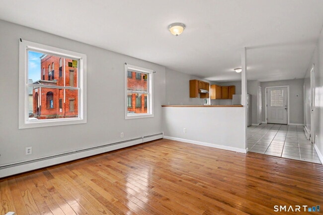 Building Photo - 143 Highland Ave