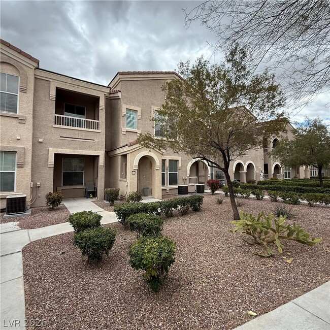 Building Photo - 10550 W Alexander Rd