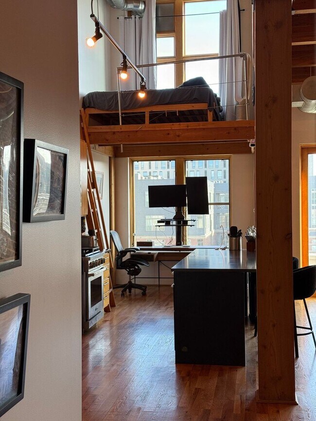 Foto del edificio - Full Service Executive Fully Furnished All Inclusive Architectural Penthouse Loft Downtown Denver
