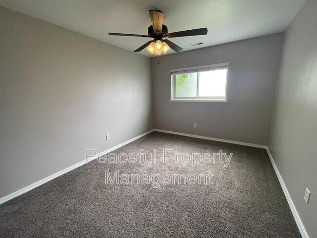 Foto del edificio - 808 Cedar Pine Court Apt 11 - 1