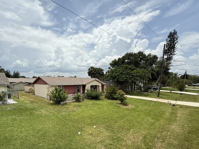 Building Photo - 714 Caribou Dr